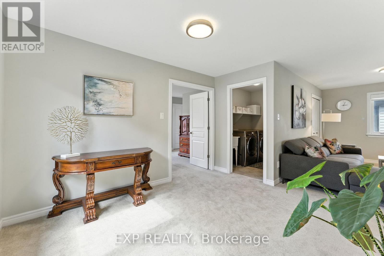 












68 PALFREY WAY

,
Ottawa,




Ontario
K2V0B4

