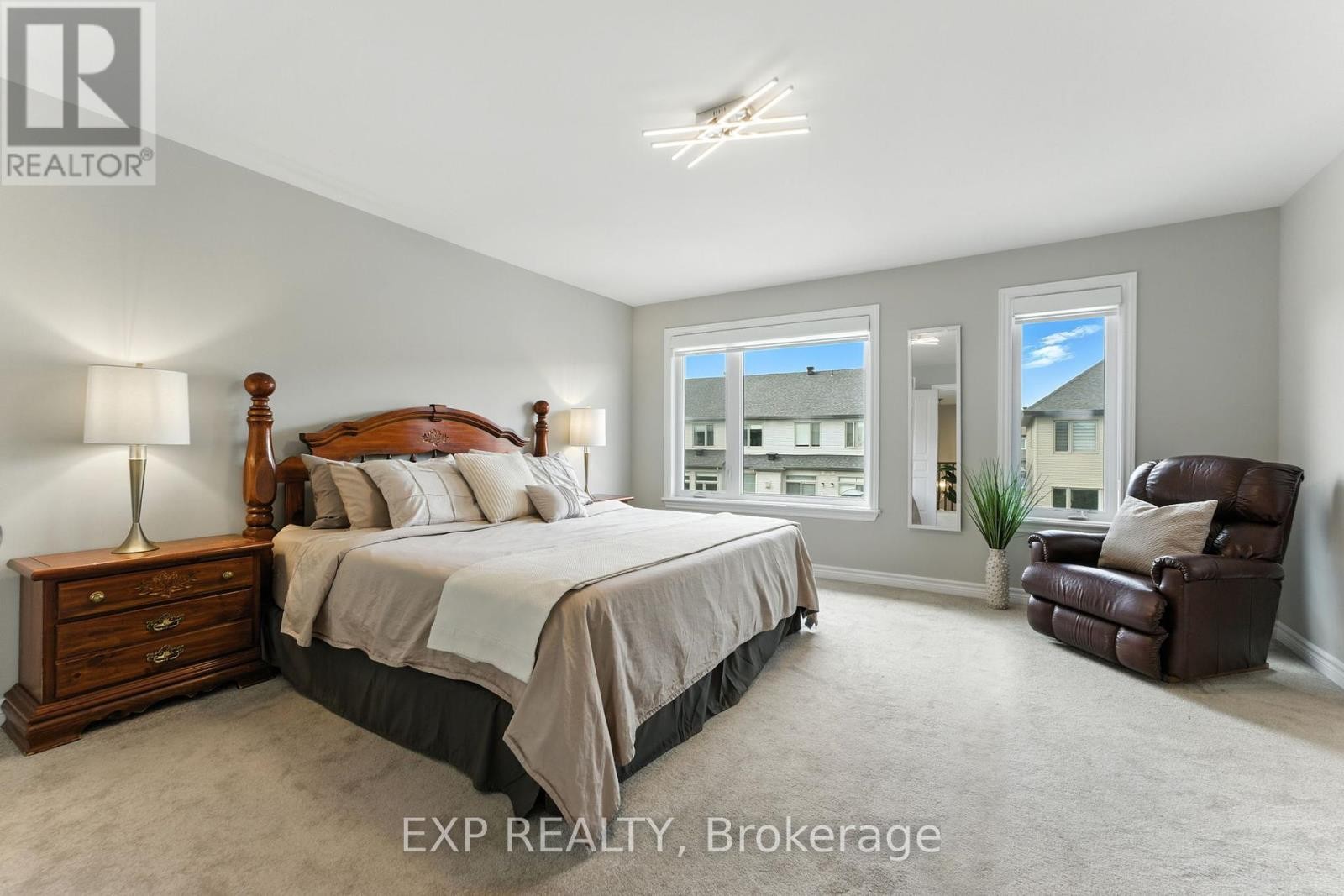 












68 PALFREY WAY

,
Ottawa,




Ontario
K2V0B4

