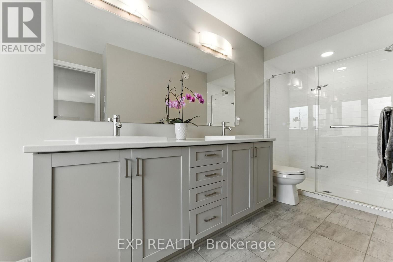 












68 PALFREY WAY

,
Ottawa,




Ontario
K2V0B4

