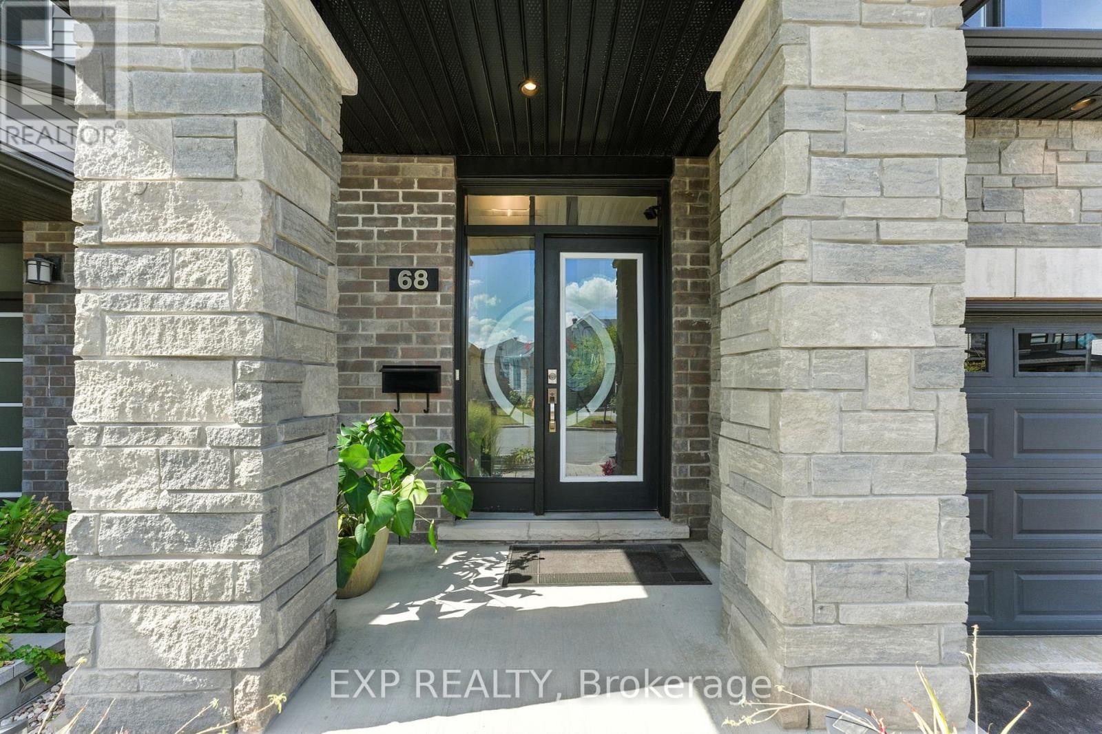 












68 PALFREY WAY

,
Ottawa,




Ontario
K2V0B4

