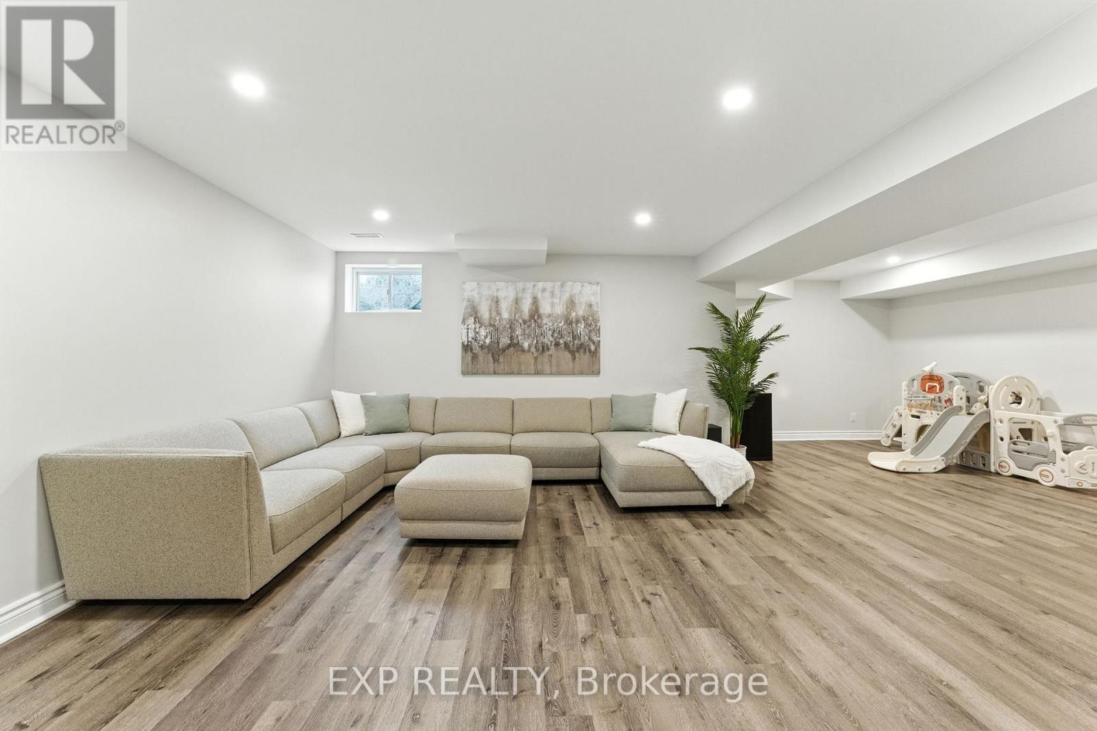 












68 PALFREY WAY

,
Ottawa,




Ontario
K2V0B4

