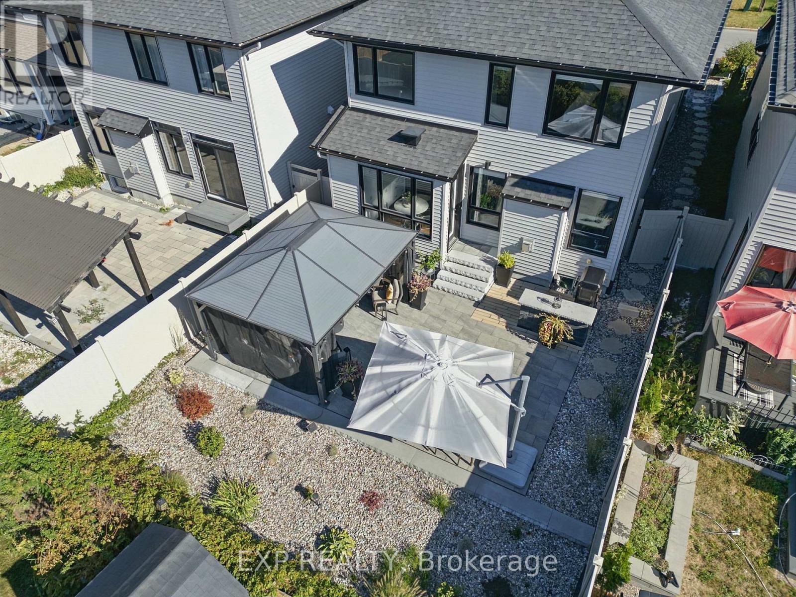 












68 PALFREY WAY

,
Ottawa,




Ontario
K2V0B4

