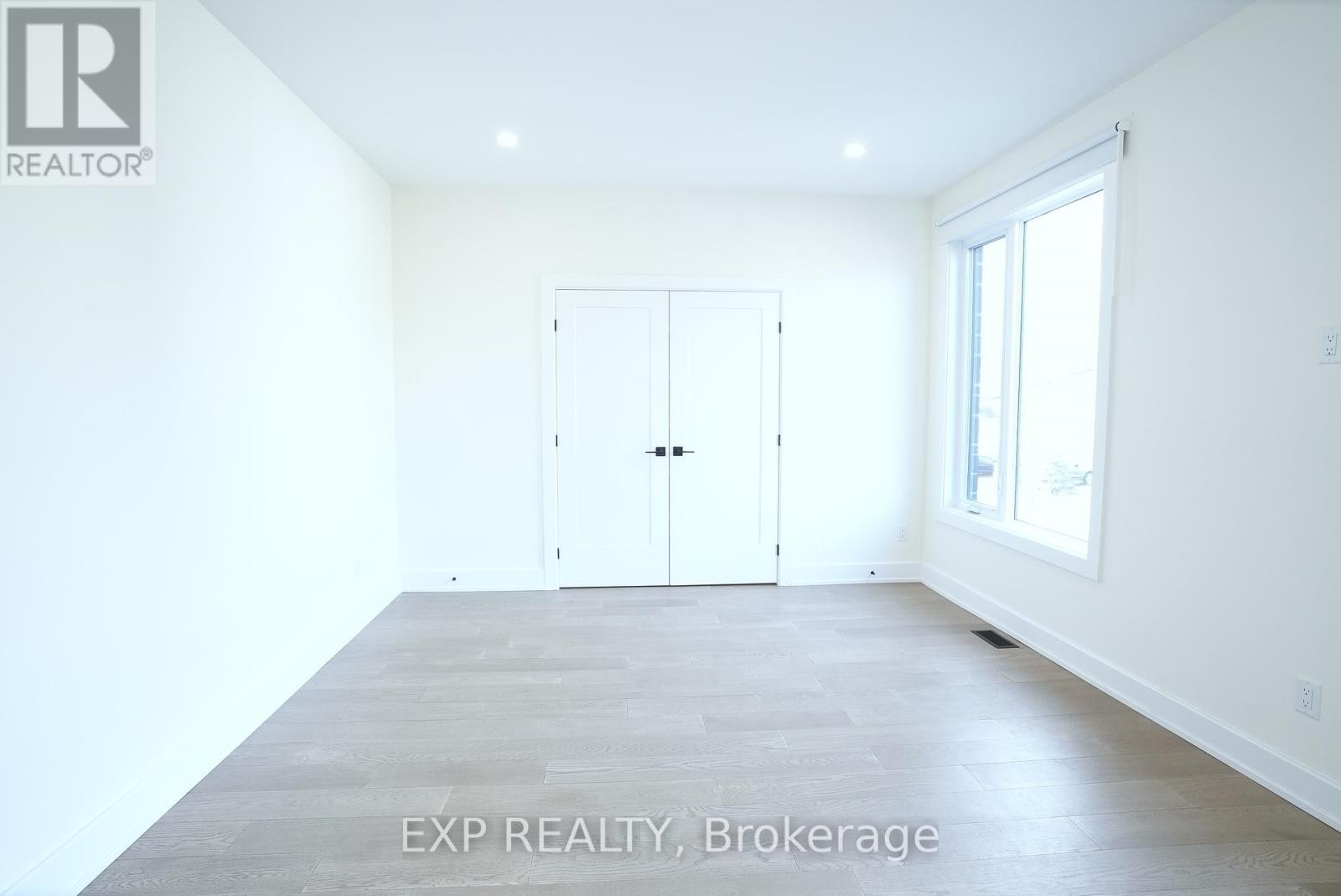 












62 COLUMBUS AVENUE S

,
Ottawa,




Ontario
K1K1R3

