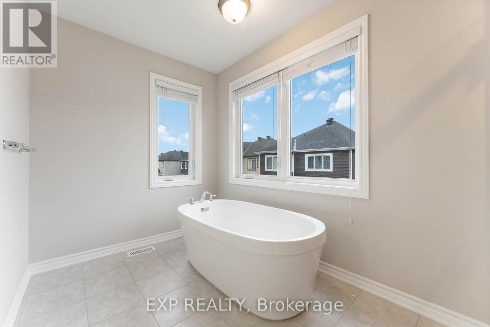 












206 PONDEROSA STREET

,
Ottawa,




Ontario
K2V0J6

