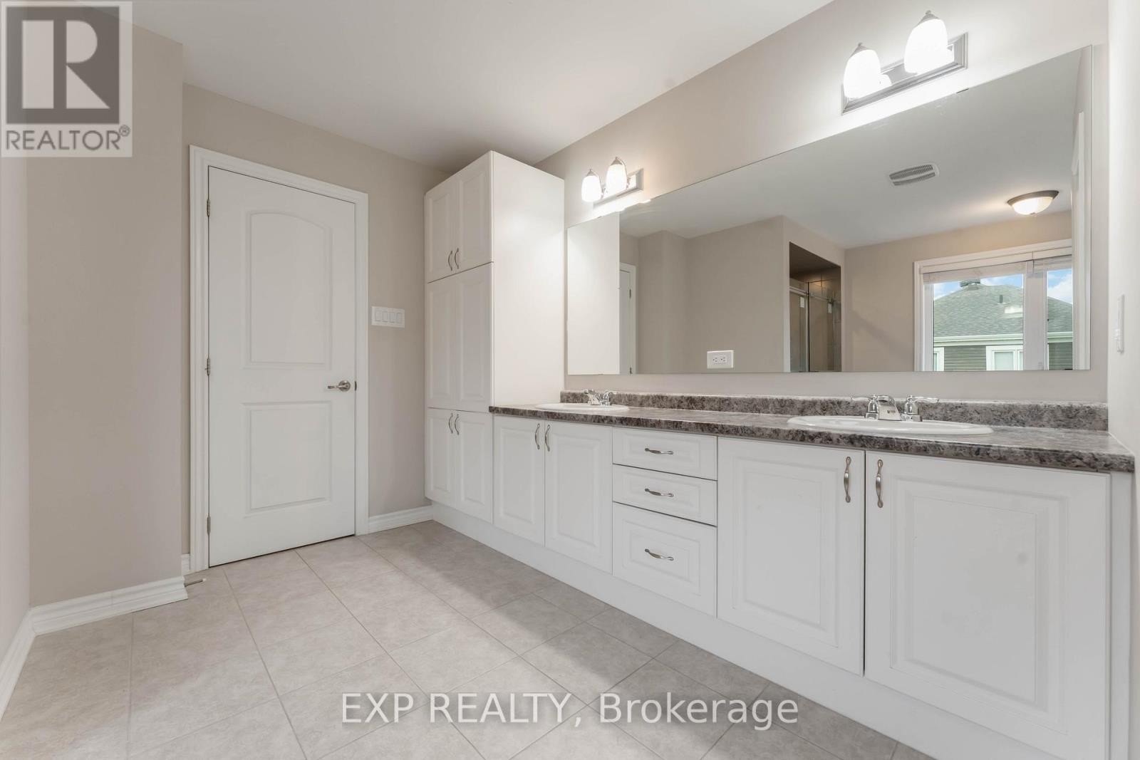 












206 PONDEROSA STREET

,
Ottawa,




Ontario
K2V0J6


