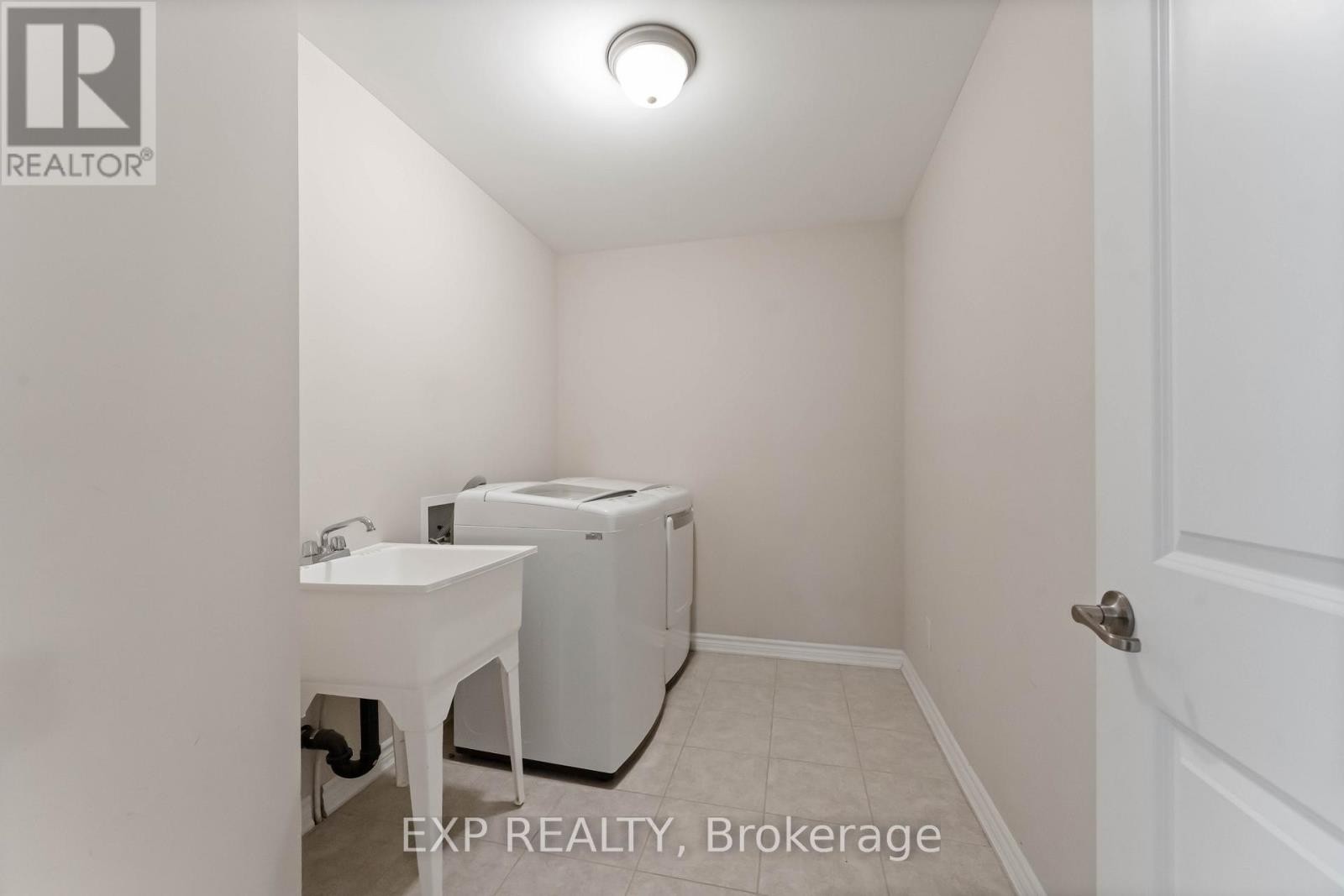 












206 PONDEROSA STREET

,
Ottawa,




Ontario
K2V0J6

