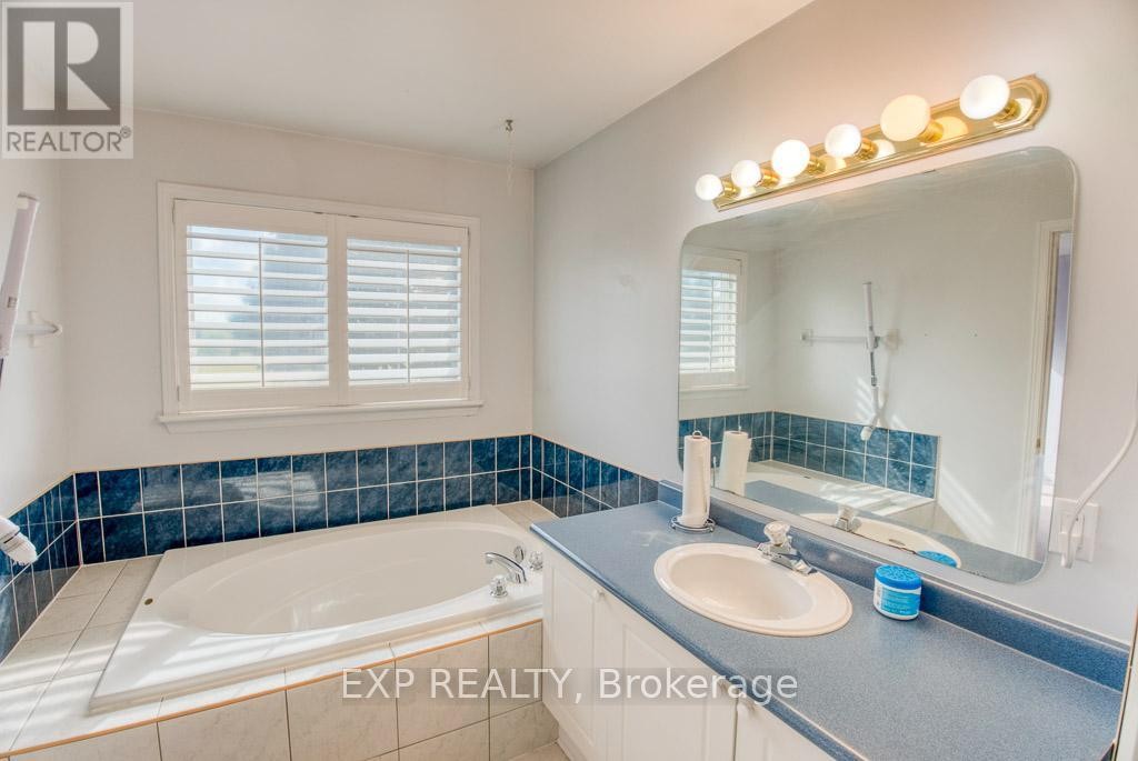 












4626 OGILVIE WALK CRESCENT

,
Ottawa,




Ontario
K1J1G7

