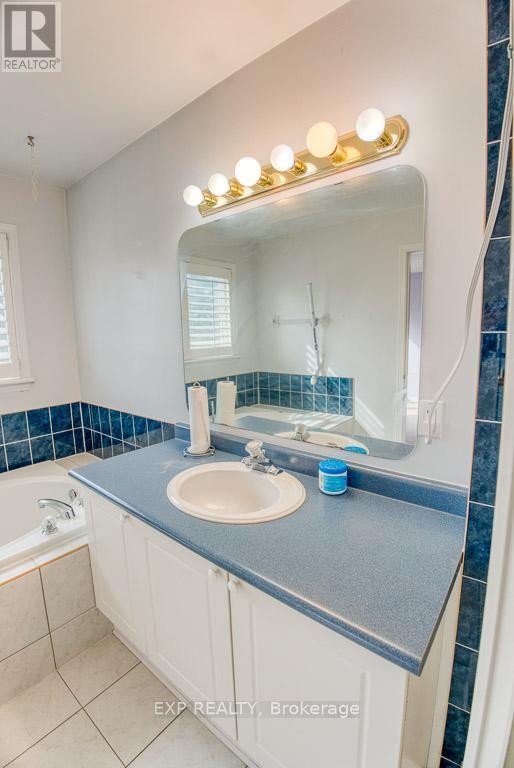 












4626 OGILVIE WALK CRESCENT

,
Ottawa,




Ontario
K1J1G7

