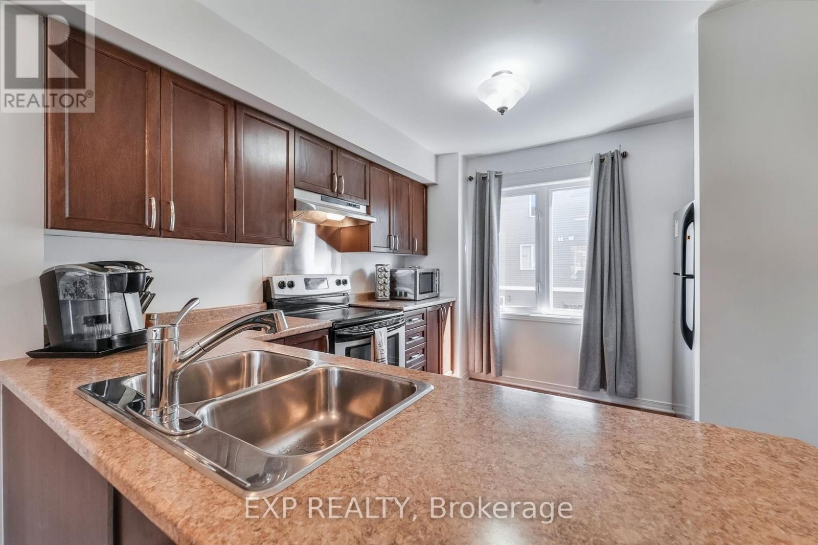 












235 KENNEVALE DRIVE

,
Ottawa,




Ontario
K2J0C3

