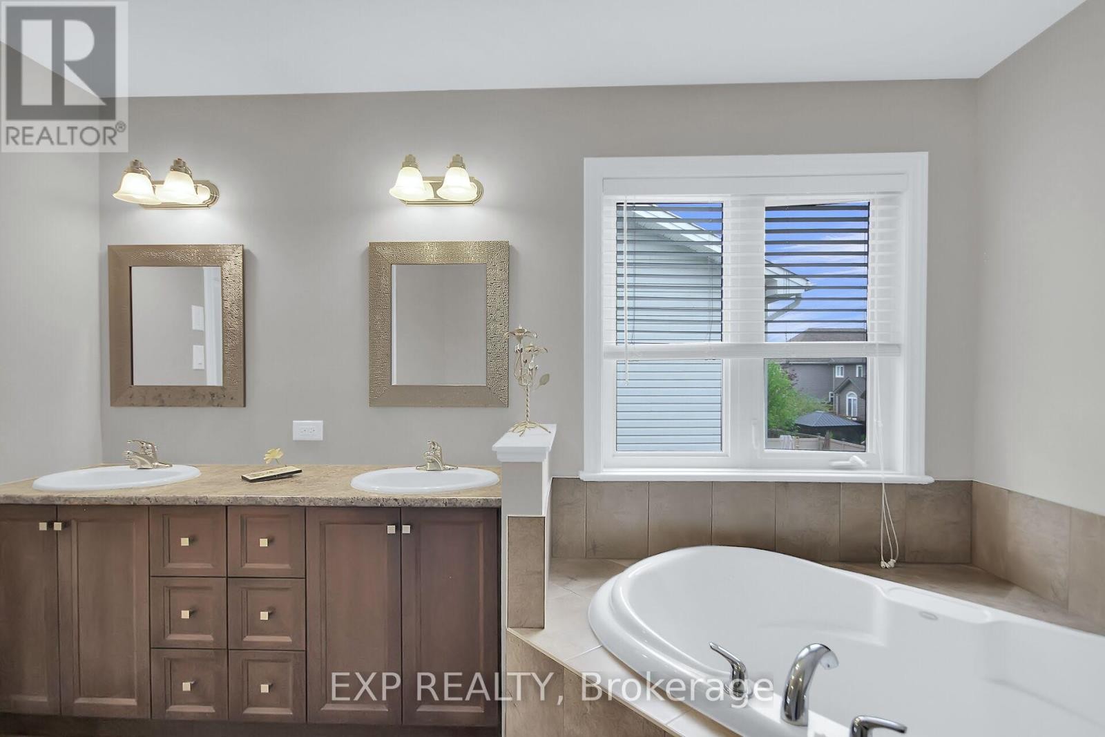 












132 GRACEWOOD CRESCENT

,
Ottawa,




Ontario
K1T0J5

