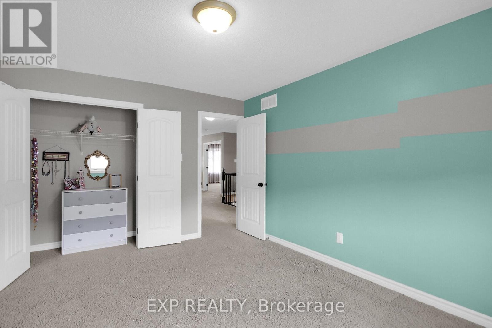 












132 GRACEWOOD CRESCENT

,
Ottawa,




Ontario
K1T0J5

