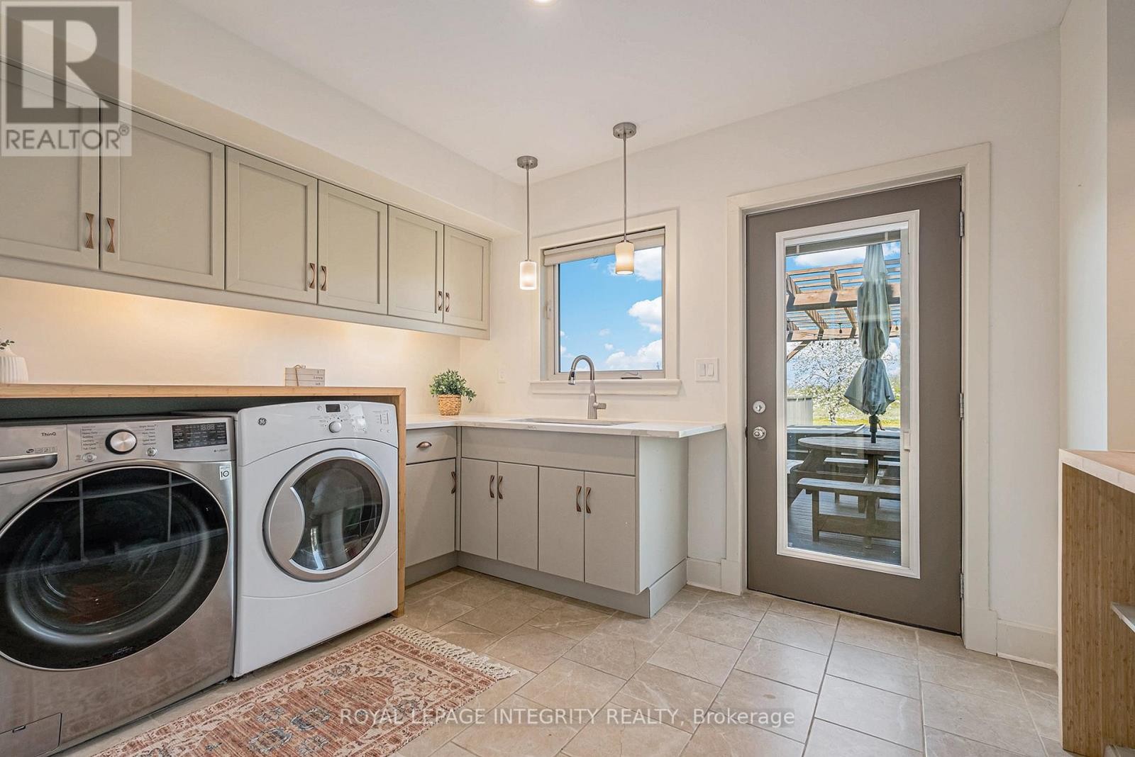 












6548 CARP ROAD

,
Ottawa,




Ontario
K0A2H0

