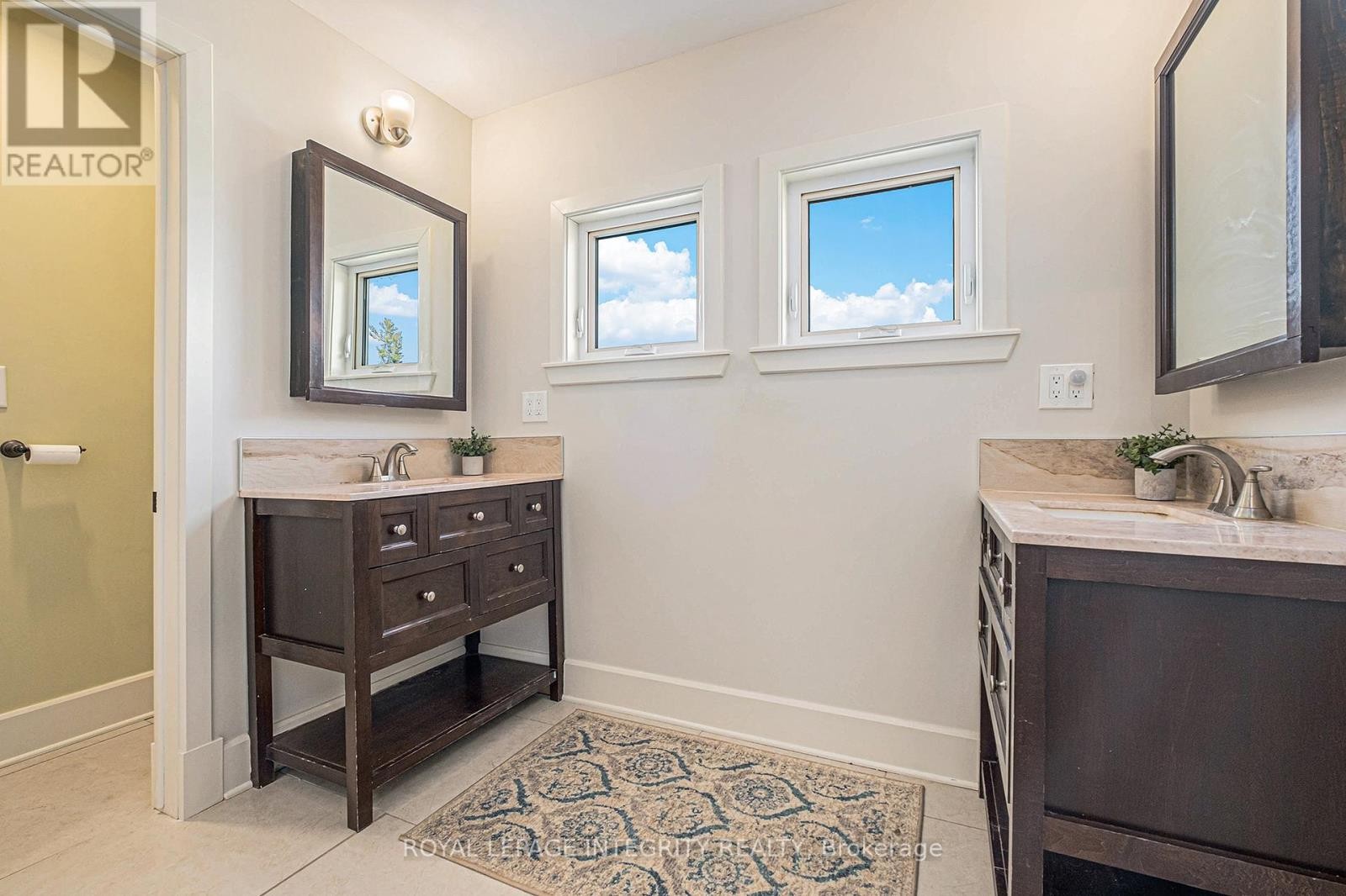 












6548 CARP ROAD

,
Ottawa,




Ontario
K0A2H0

