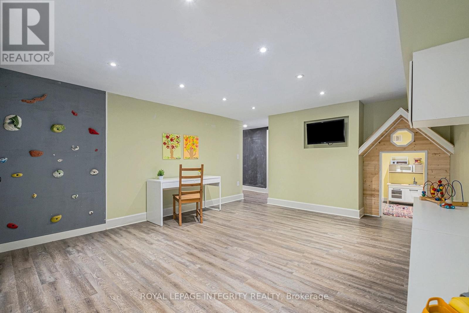 












6548 CARP ROAD

,
Ottawa,




Ontario
K0A2H0

