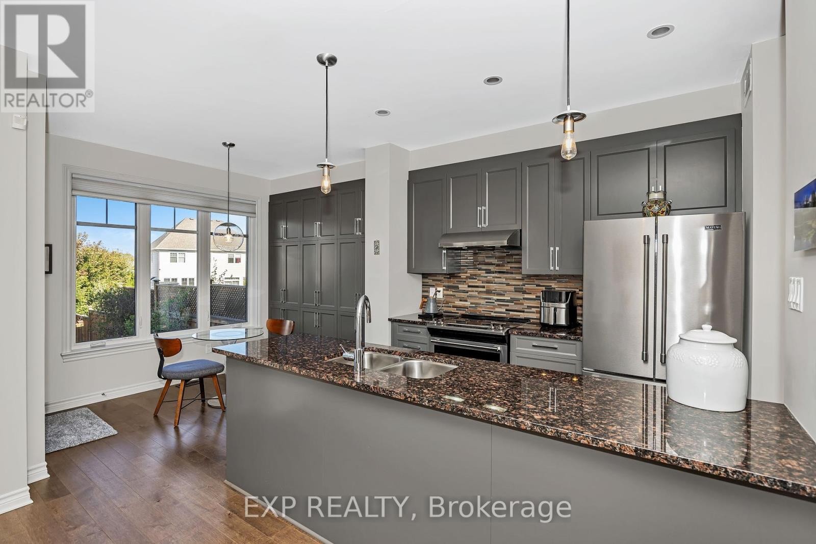 












654 CARTOGRAPHE STREET

,
Ottawa,




Ontario
K4A1B6

