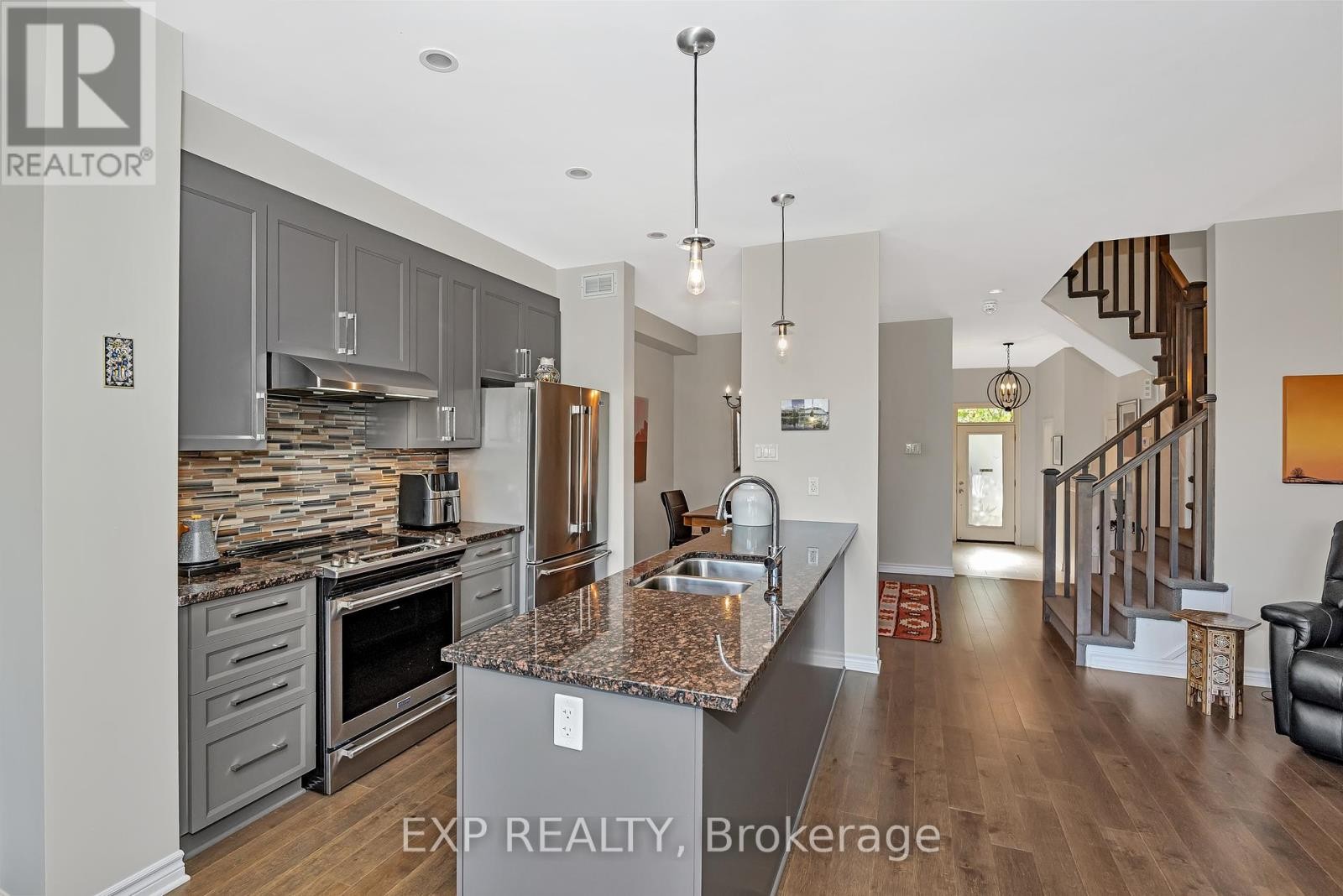












654 CARTOGRAPHE STREET

,
Ottawa,




Ontario
K4A1B6

