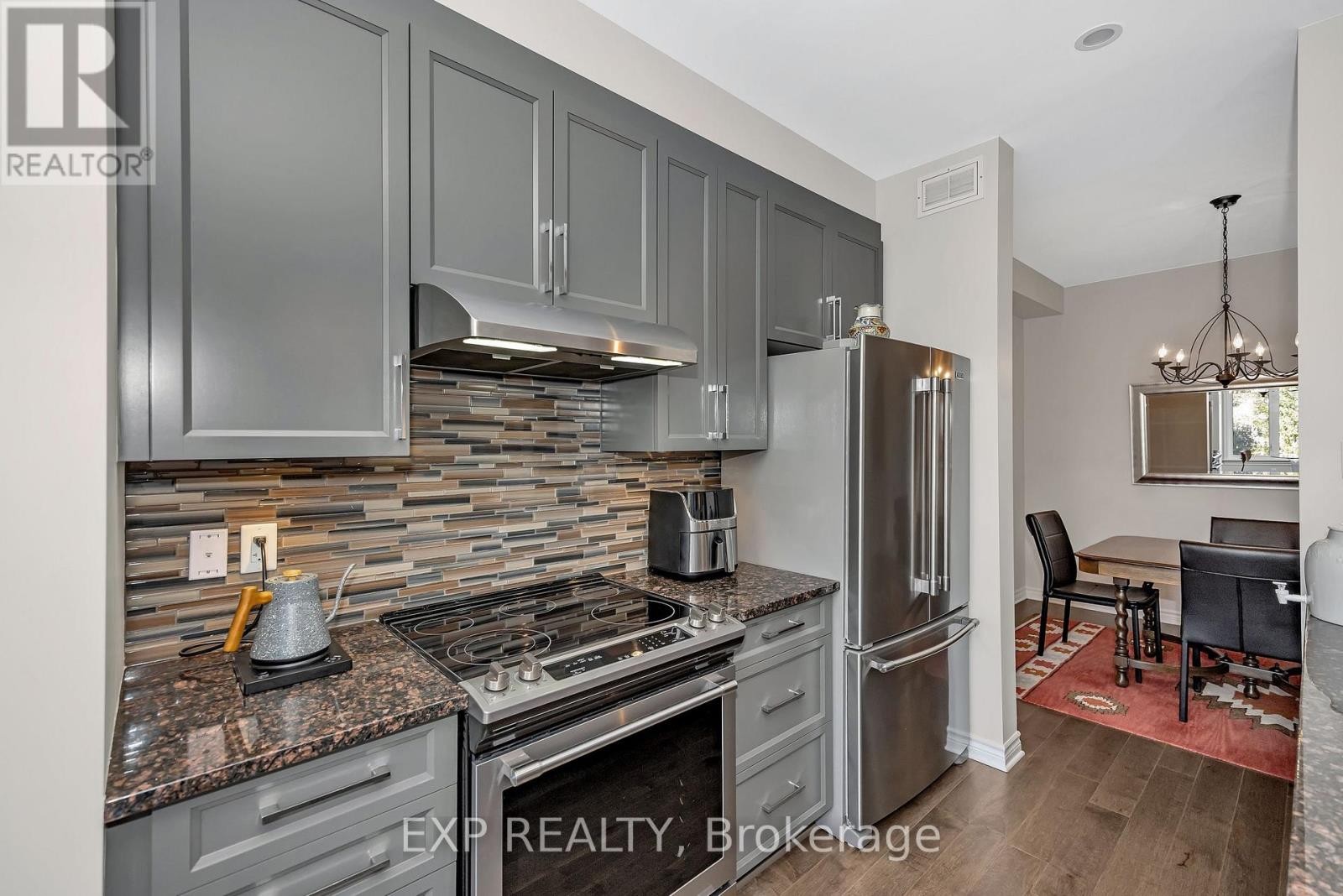 












654 CARTOGRAPHE STREET

,
Ottawa,




Ontario
K4A1B6

