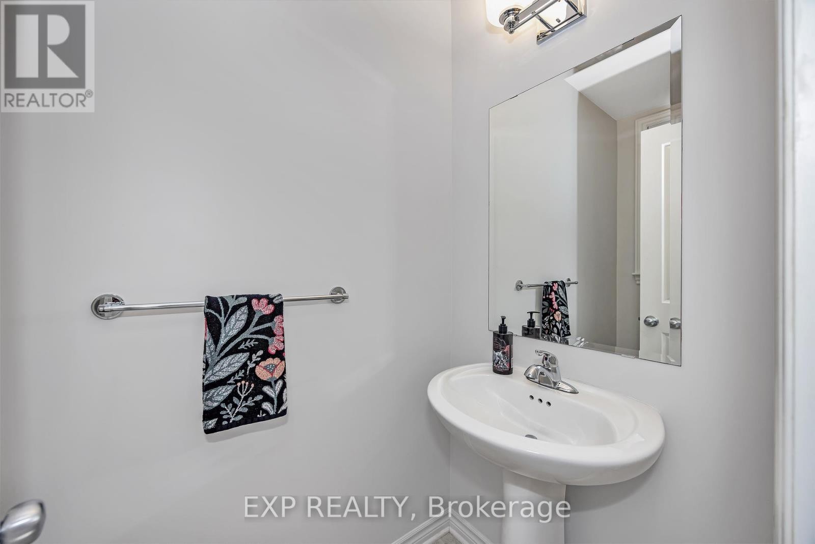 












654 CARTOGRAPHE STREET

,
Ottawa,




Ontario
K4A1B6

