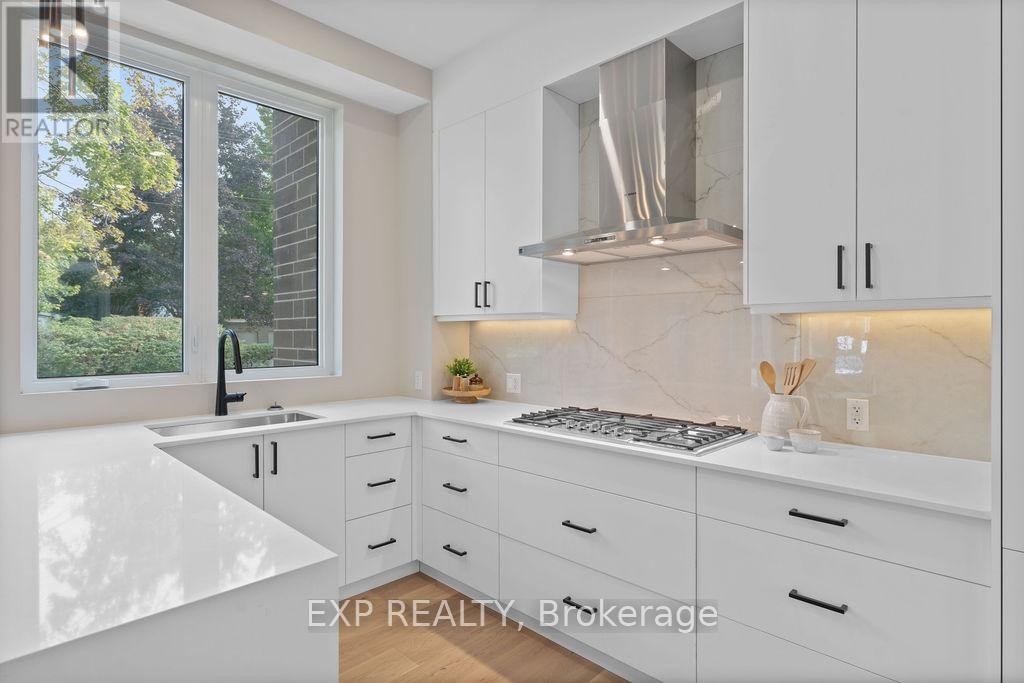 












630 TWEEDSMUIR AVENUE

,
Ottawa,




Ontario
K1Z5P5

