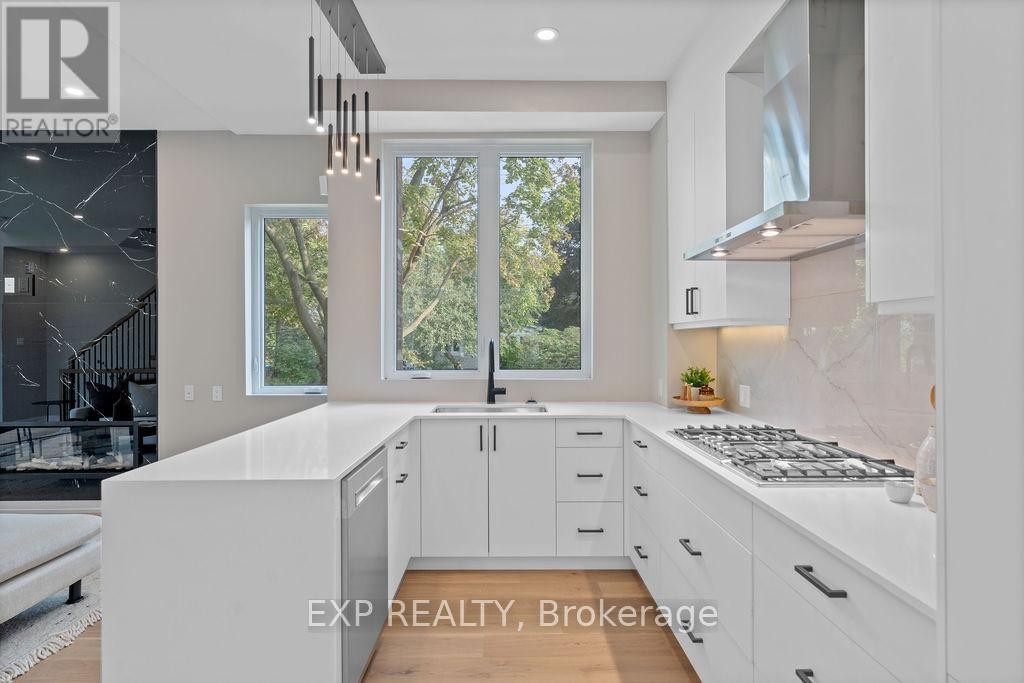 












630 TWEEDSMUIR AVENUE

,
Ottawa,




Ontario
K1Z5P5

