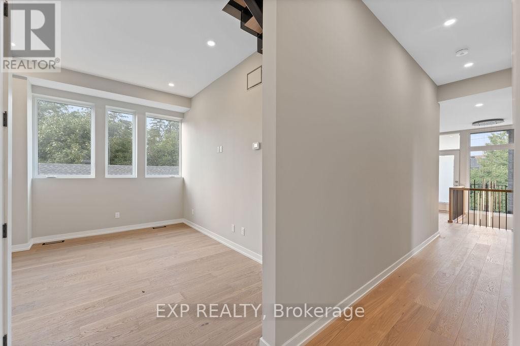 












630 TWEEDSMUIR AVENUE

,
Ottawa,




Ontario
K1Z5P5


