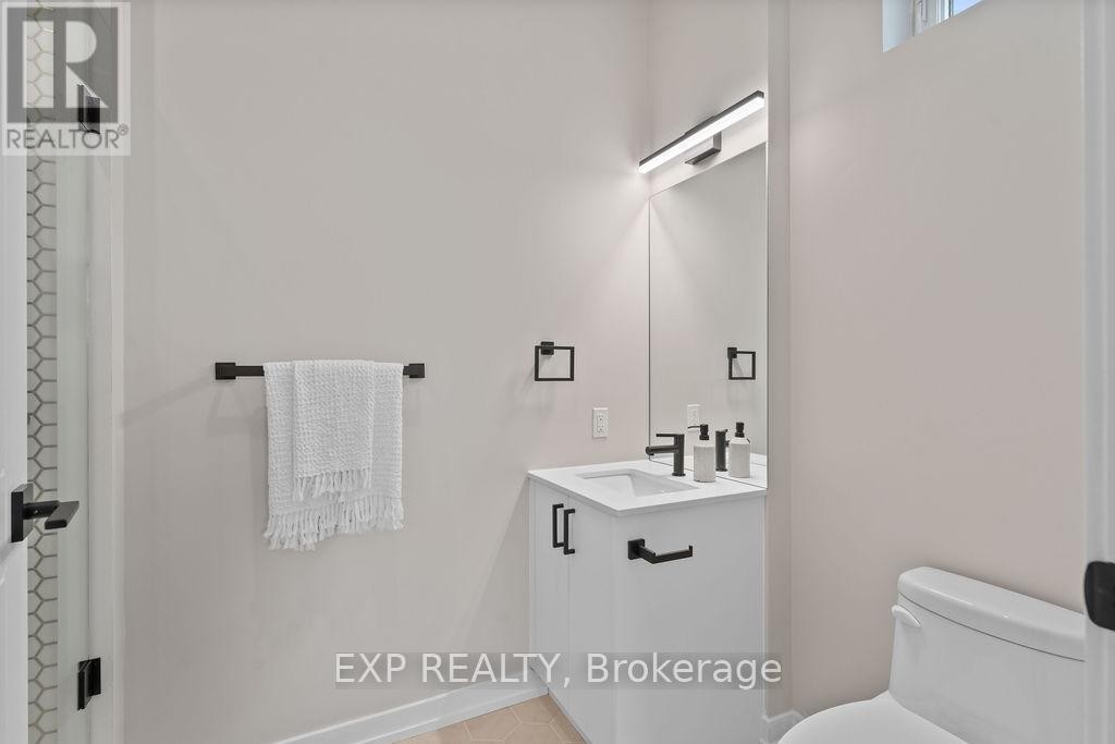 












630 TWEEDSMUIR AVENUE

,
Ottawa,




Ontario
K1Z5P5

