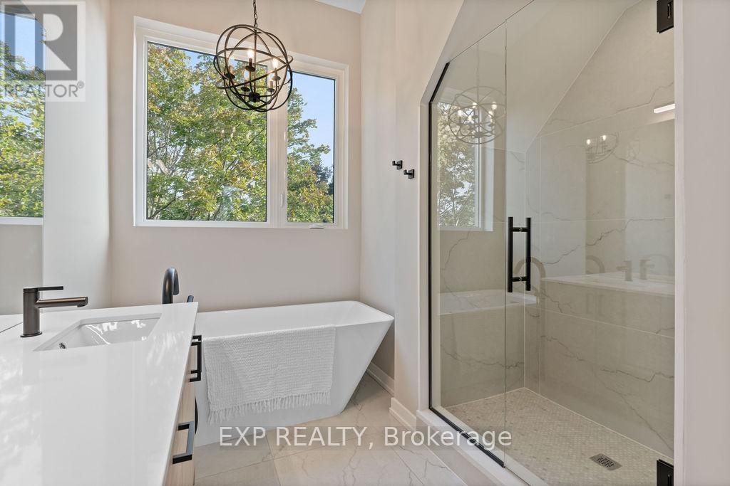 












630 TWEEDSMUIR AVENUE

,
Ottawa,




Ontario
K1Z5P5

