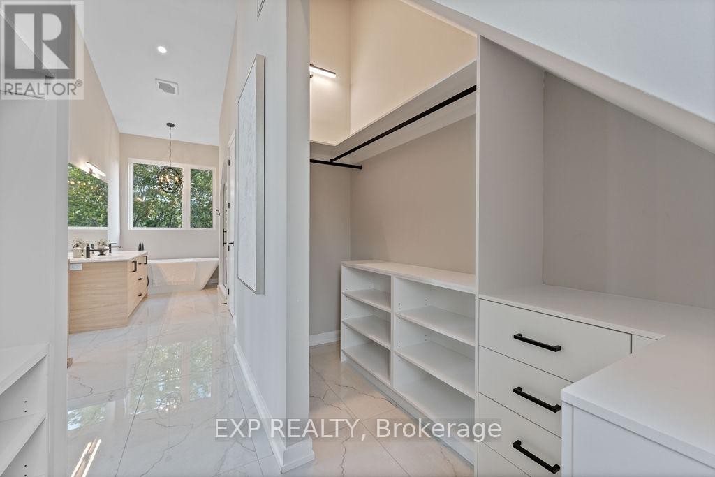 












630 TWEEDSMUIR AVENUE

,
Ottawa,




Ontario
K1Z5P5

