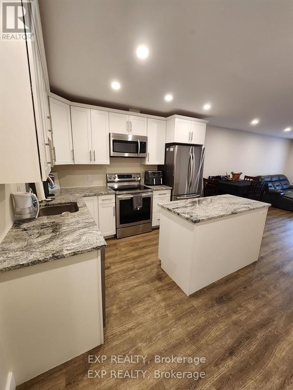 












32 DAVID STREET

,
Edwardsburgh/Cardinal,




Ontario
K0E1X0

