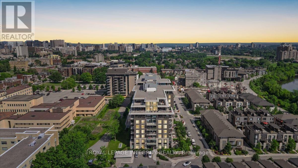 












403 - 570 DE MAZENOD AVENUE

,
Ottawa,




Ontario
K1S5X2

