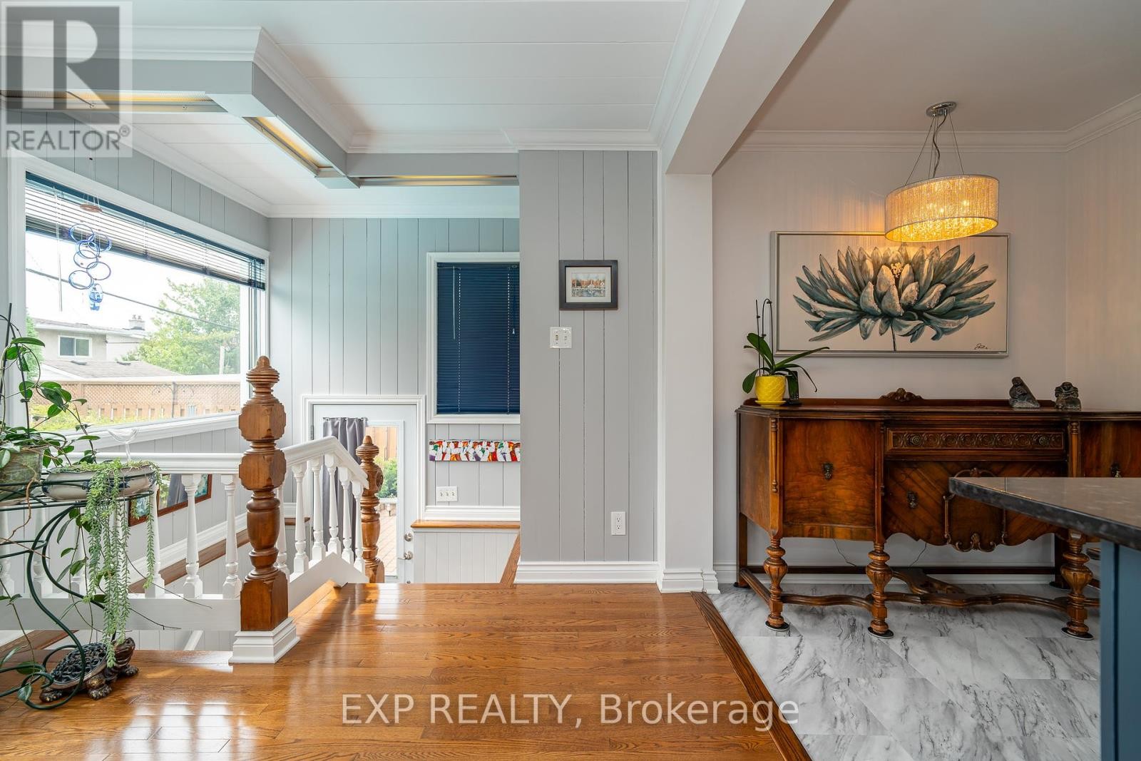 












1828 LORRAINE AVENUE

,
Ottawa,




Ontario
K1H6Z8

