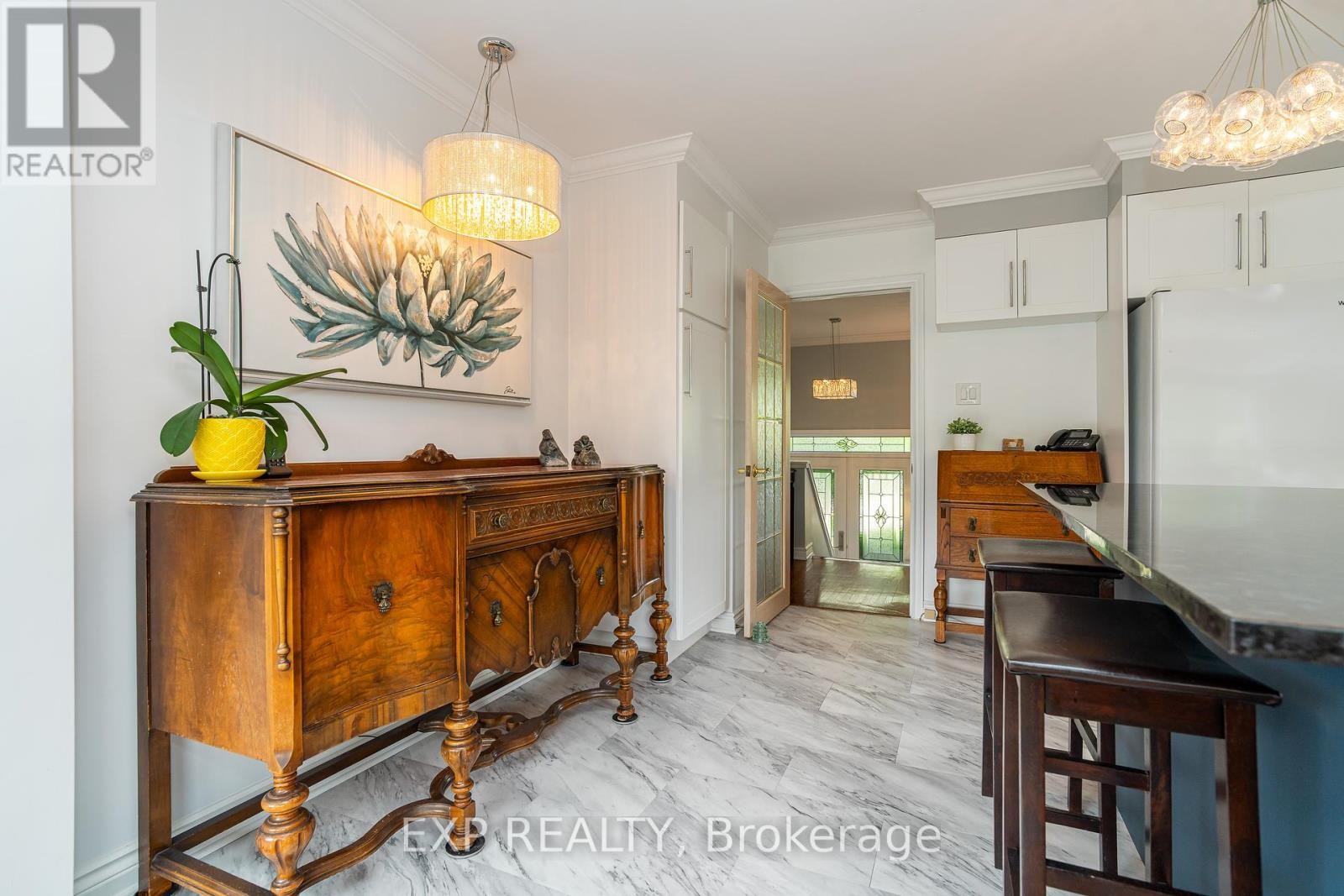 












1828 LORRAINE AVENUE

,
Ottawa,




Ontario
K1H6Z8

