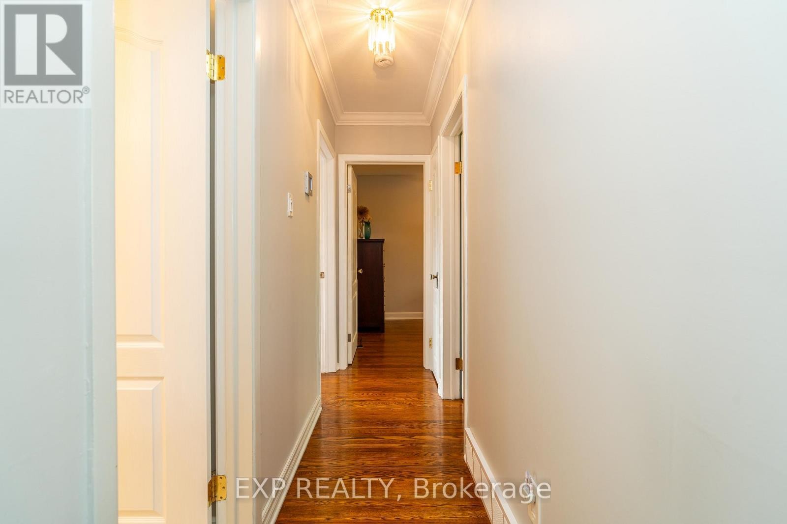 












1828 LORRAINE AVENUE

,
Ottawa,




Ontario
K1H6Z8

