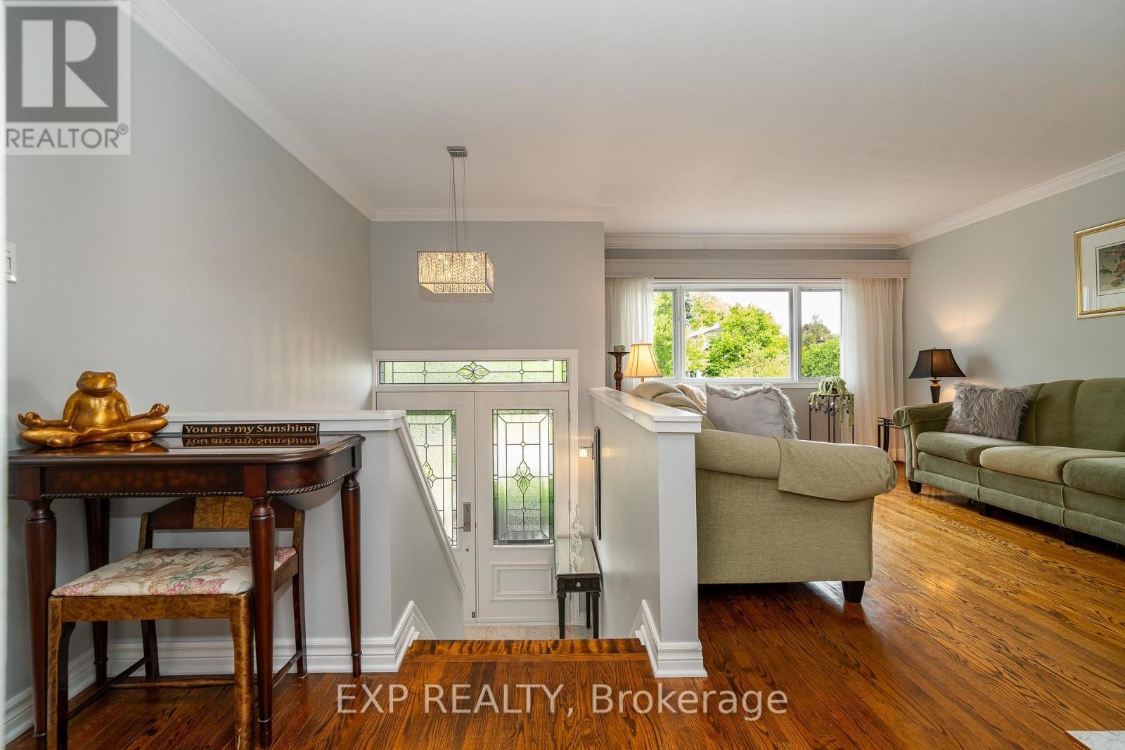 












1828 LORRAINE AVENUE

,
Ottawa,




Ontario
K1H6Z8

