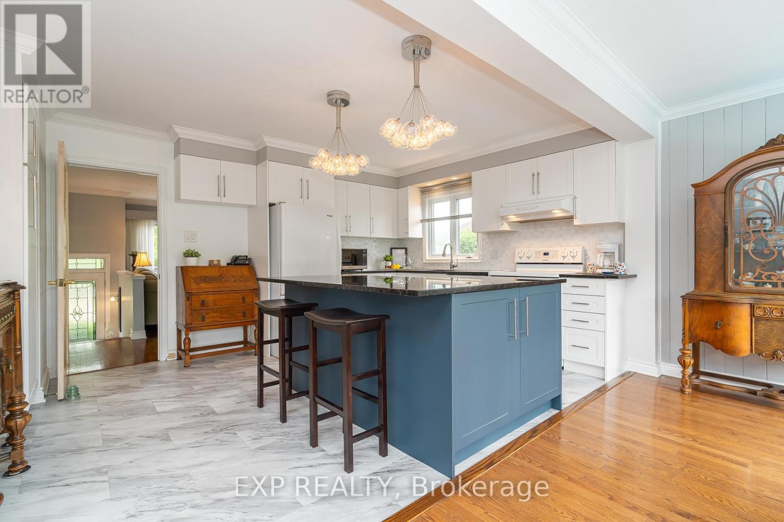 












1828 LORRAINE AVENUE

,
Ottawa,




Ontario
K1H6Z8

