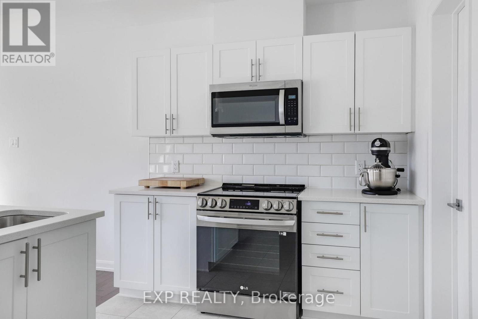 












418 STERLING AVENUE

,
Clarence-Rockland,




Ontario
K4K0M5


