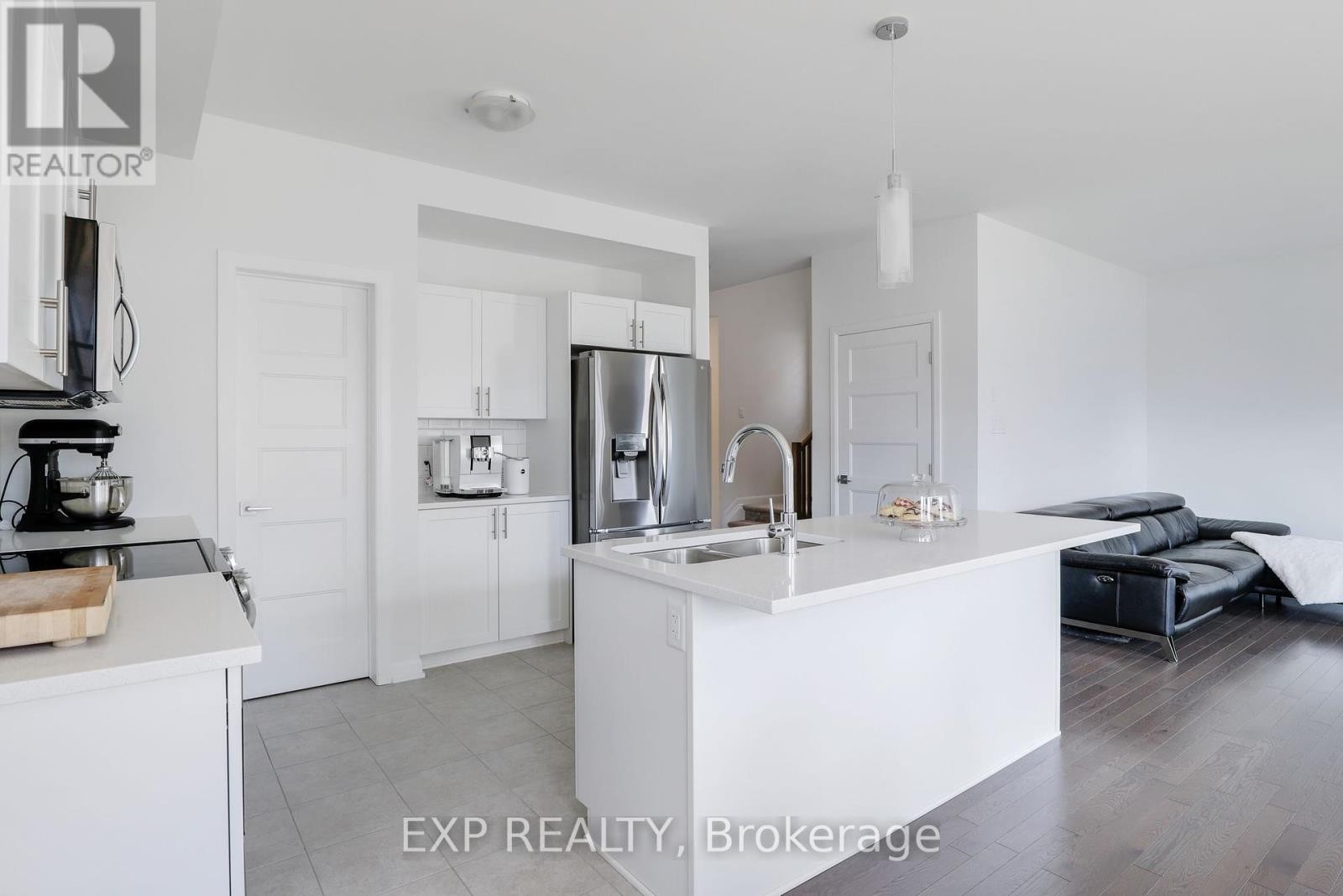 












418 STERLING AVENUE

,
Clarence-Rockland,




Ontario
K4K0M5

