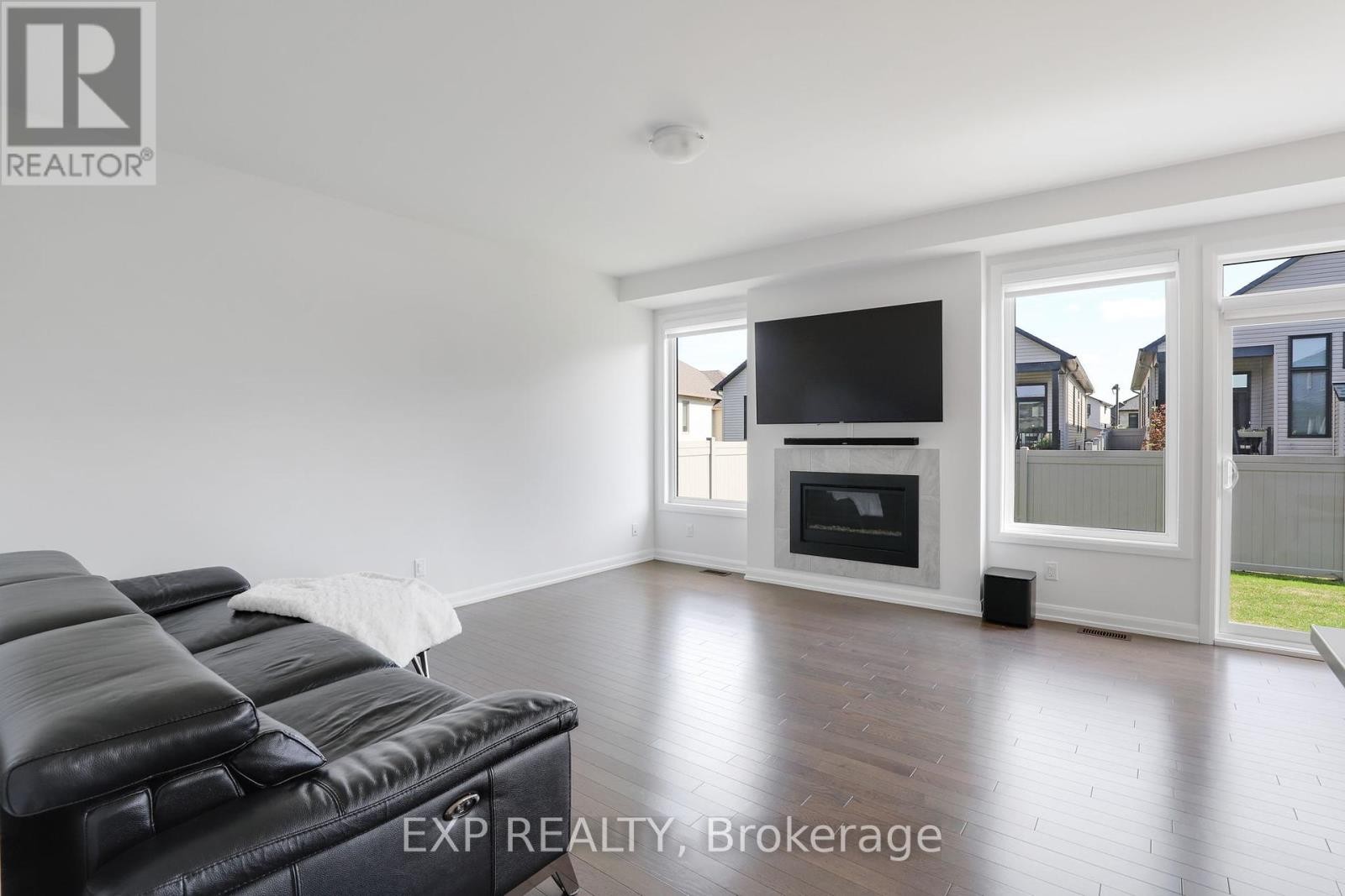 












418 STERLING AVENUE

,
Clarence-Rockland,




Ontario
K4K0M5

