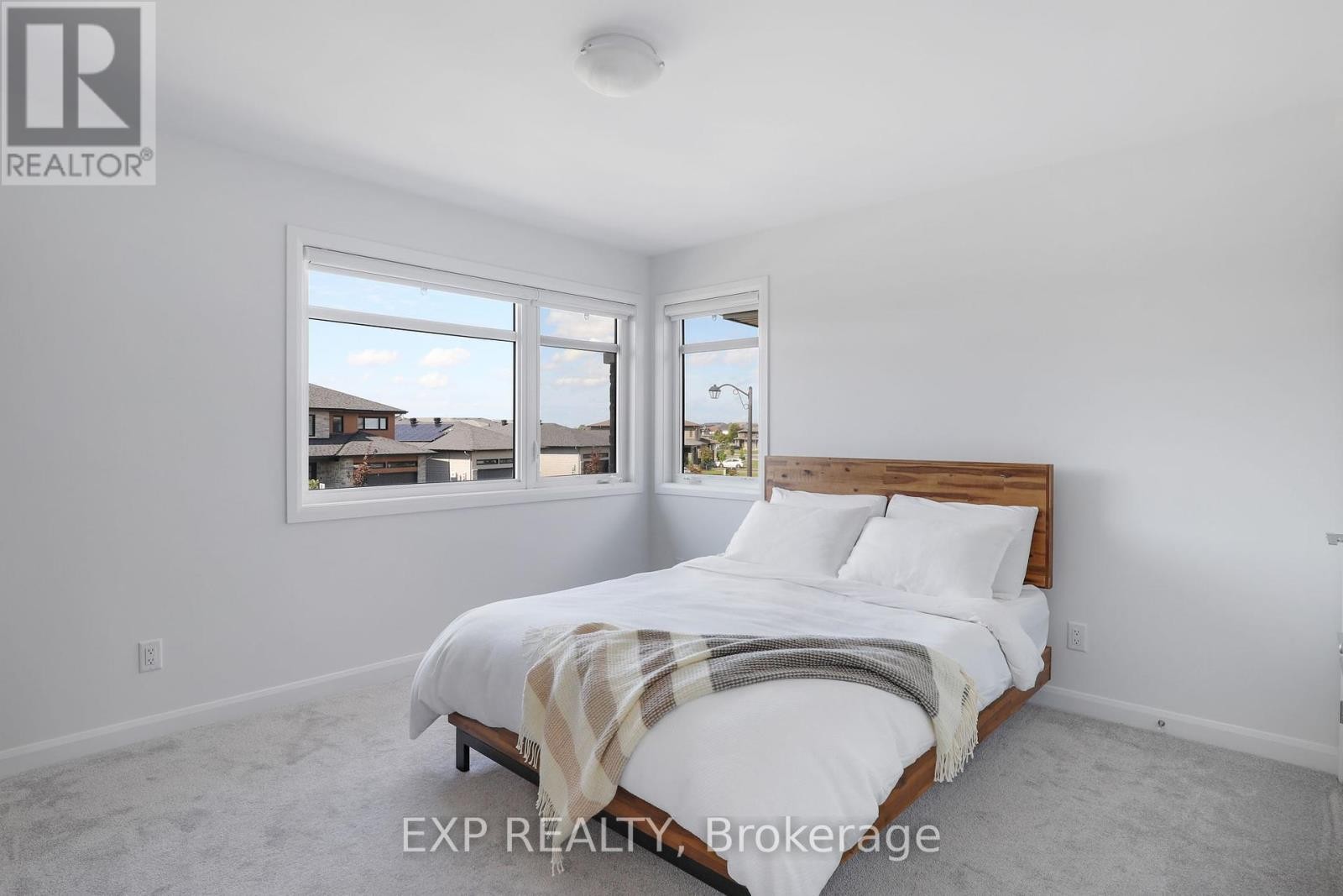 












418 STERLING AVENUE

,
Clarence-Rockland,




Ontario
K4K0M5

