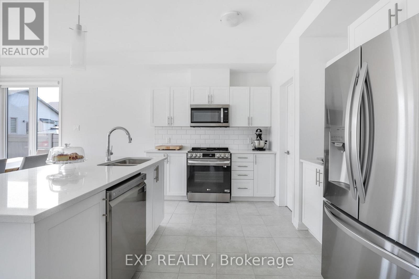 












418 STERLING AVENUE

,
Clarence-Rockland,




Ontario
K4K0M5

