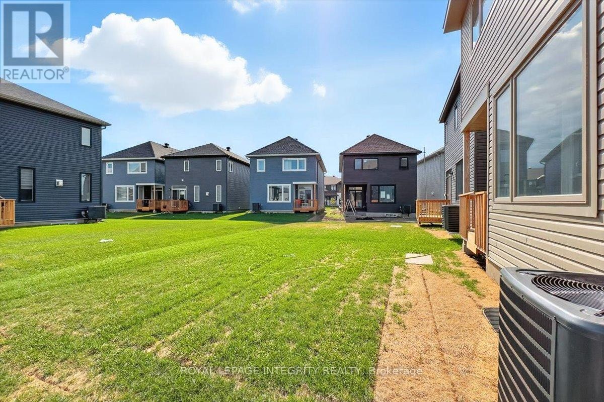 












217 MASSALIA CRESCENT

,
Ottawa,




Ontario
K4A5R1

