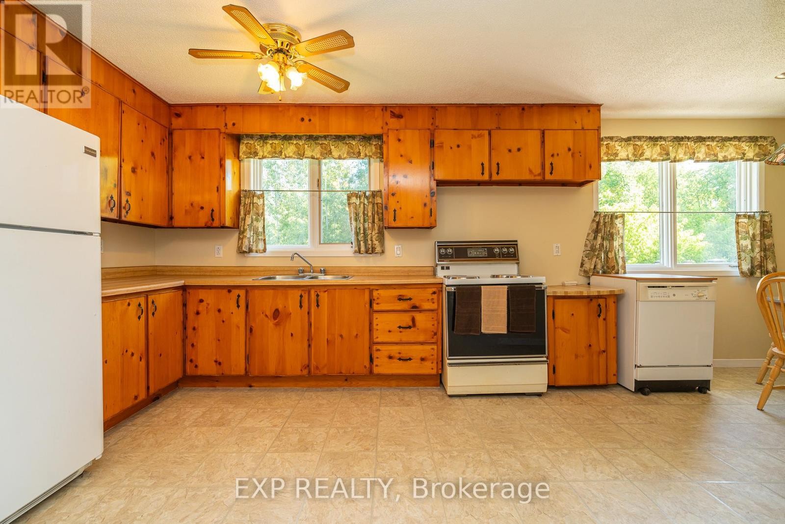 












1454 JENNINGS ROAD

,
North Dundas,




Ontario
K0C2K0

