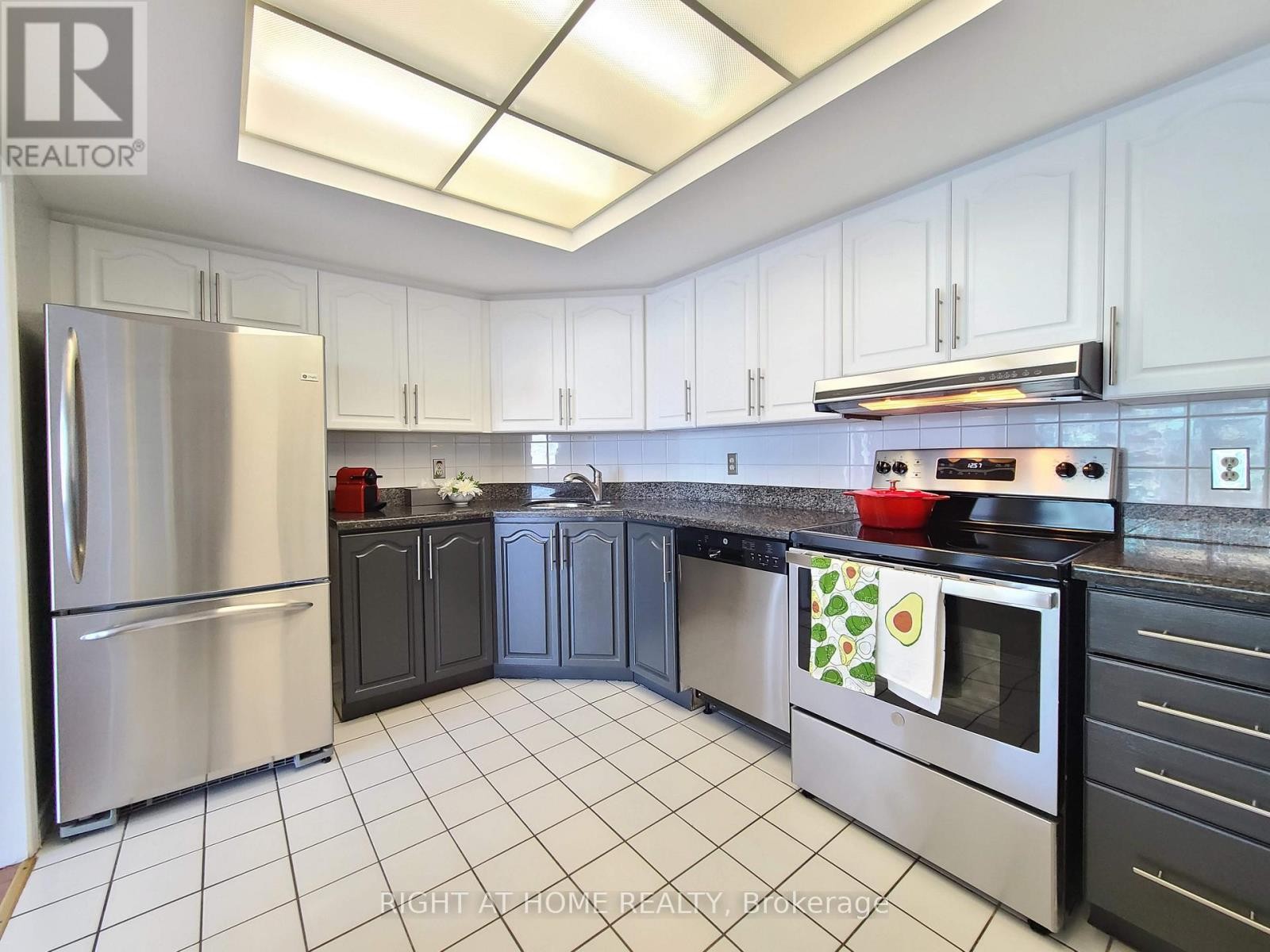 












1003 - 160 GEORGE STREET

,
Ottawa,




Ontario
K1N9M2

