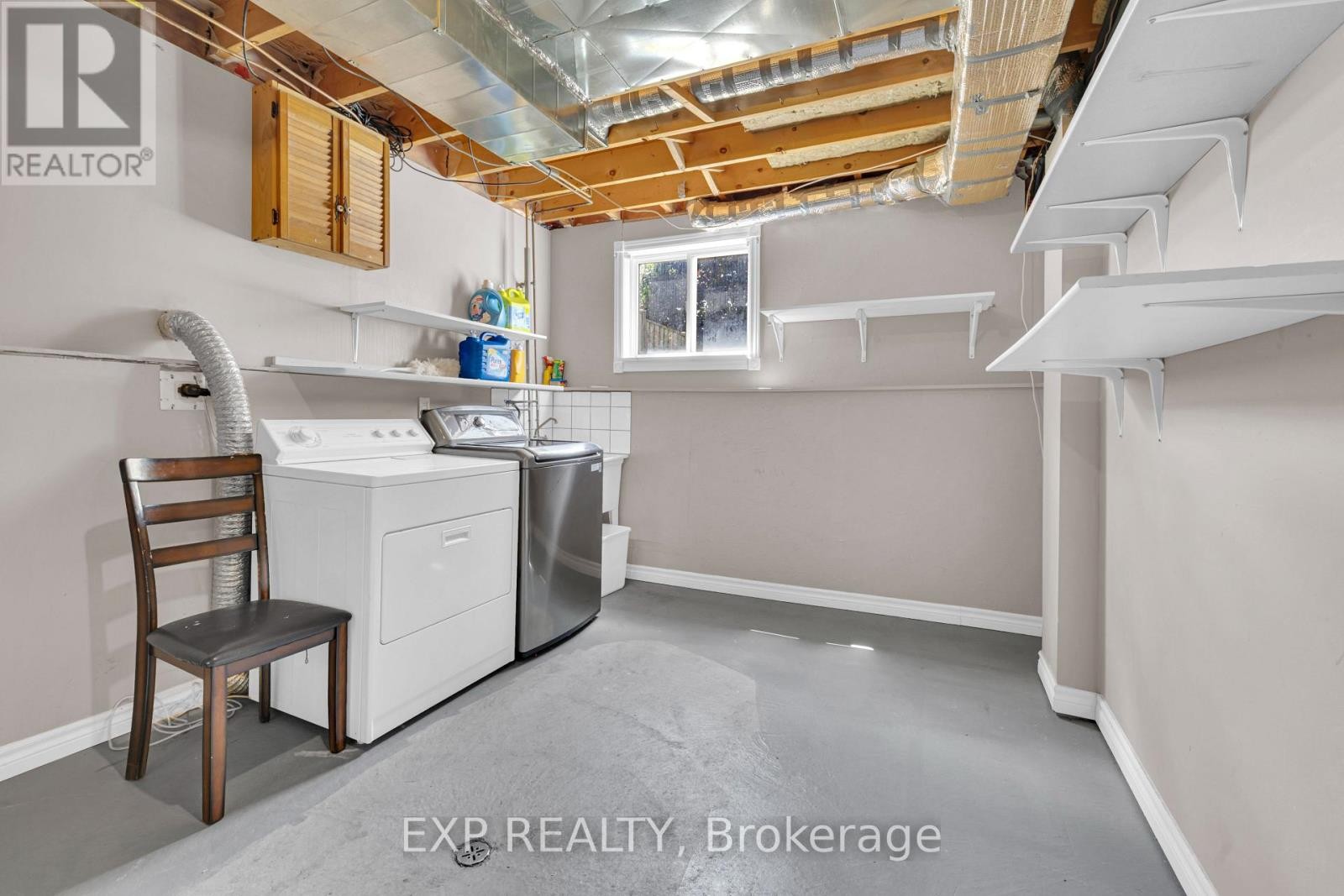 












3413 CARIBOU CRESCENT

,
Windsor,




Ontario
N8W5T5

