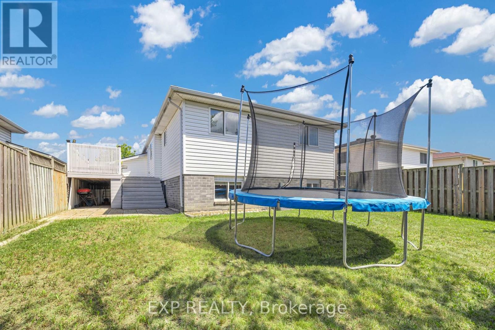 












3413 CARIBOU CRESCENT

,
Windsor,




Ontario
N8W5T5


