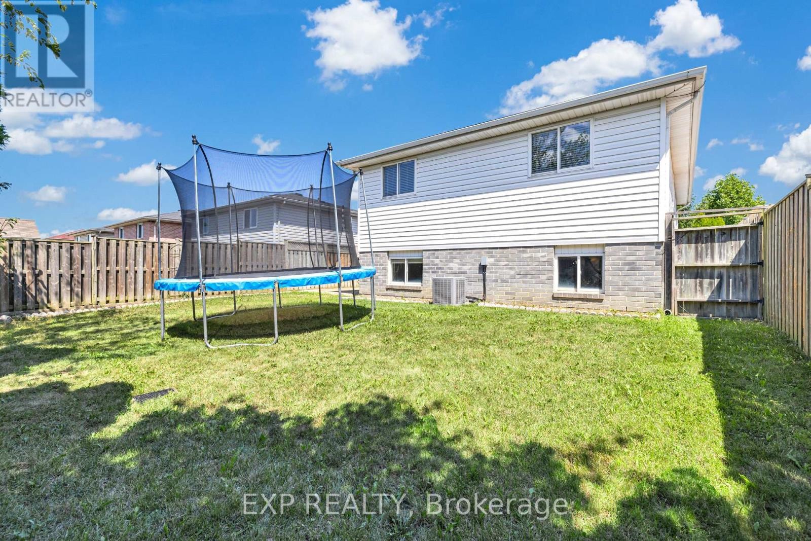 












3413 CARIBOU CRESCENT

,
Windsor,




Ontario
N8W5T5

