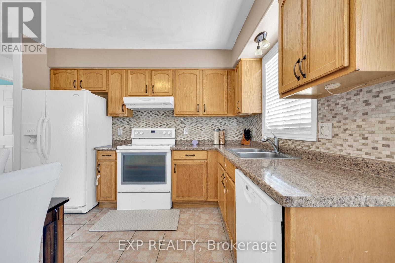 












3413 CARIBOU CRESCENT

,
Windsor,




Ontario
N8W5T5

