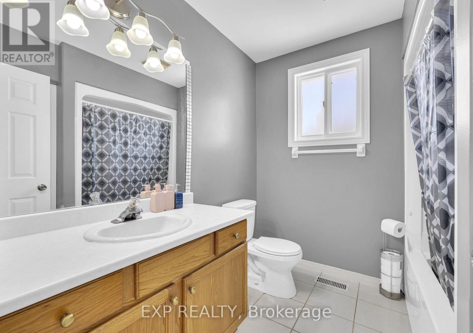 












3413 CARIBOU CRESCENT

,
Windsor,




Ontario
N8W5T5

