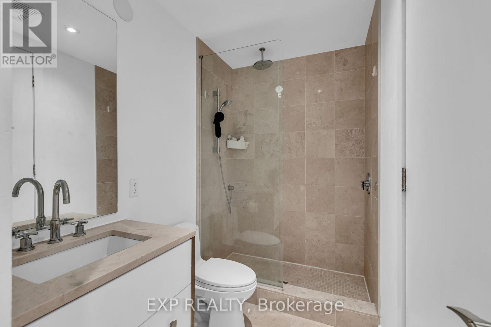 












812 - 300 LISGAR STREET

,
Ottawa,




Ontario
K2P0E2

