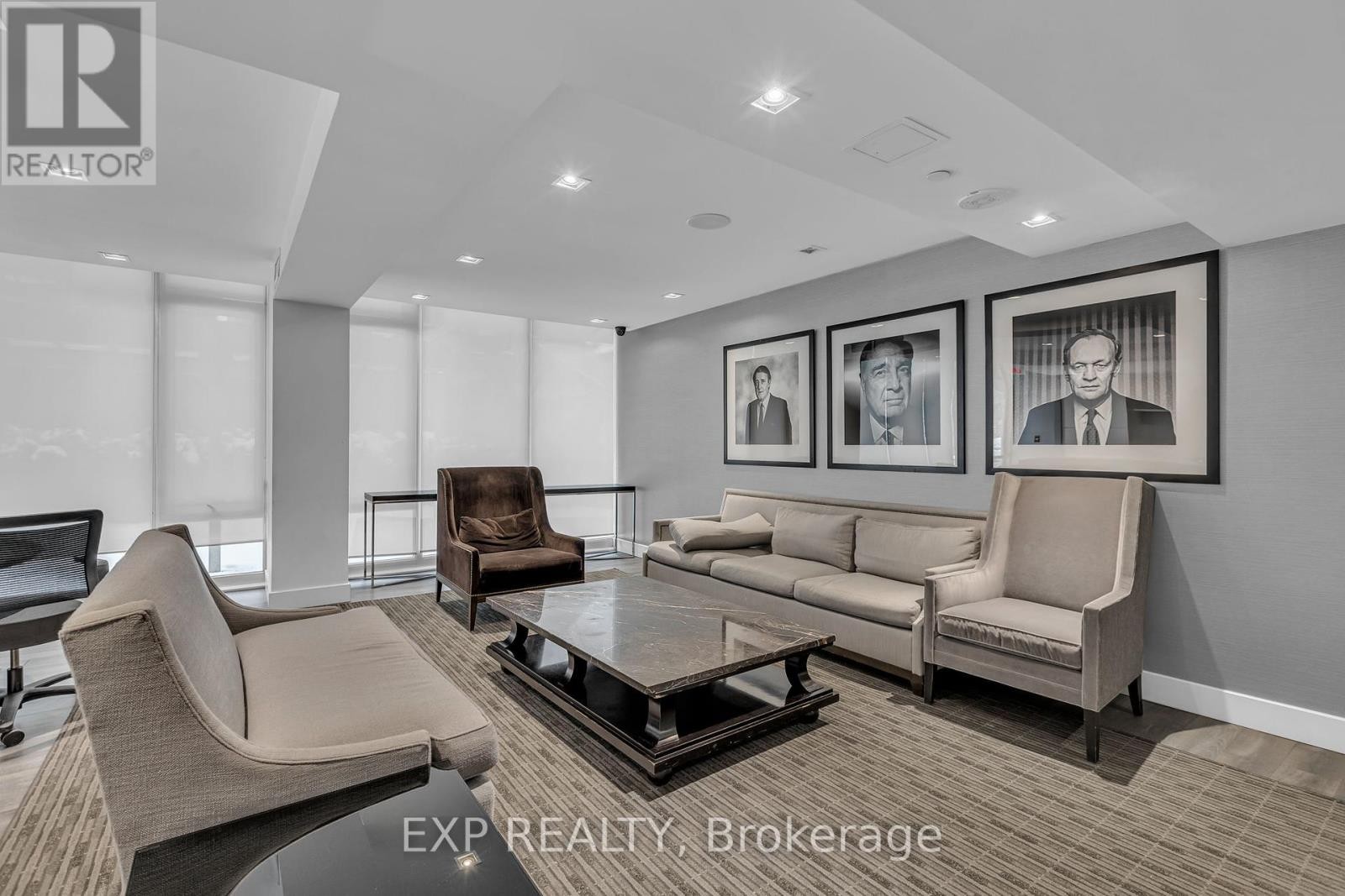 












812 - 300 LISGAR STREET

,
Ottawa,




Ontario
K2P0E2

